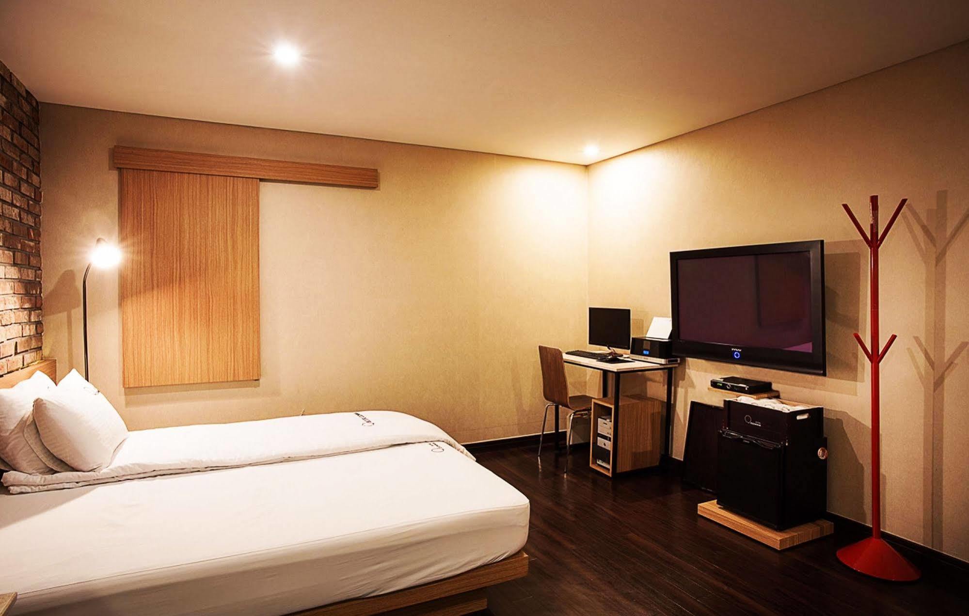 Comma Hotel Busan Exterior photo